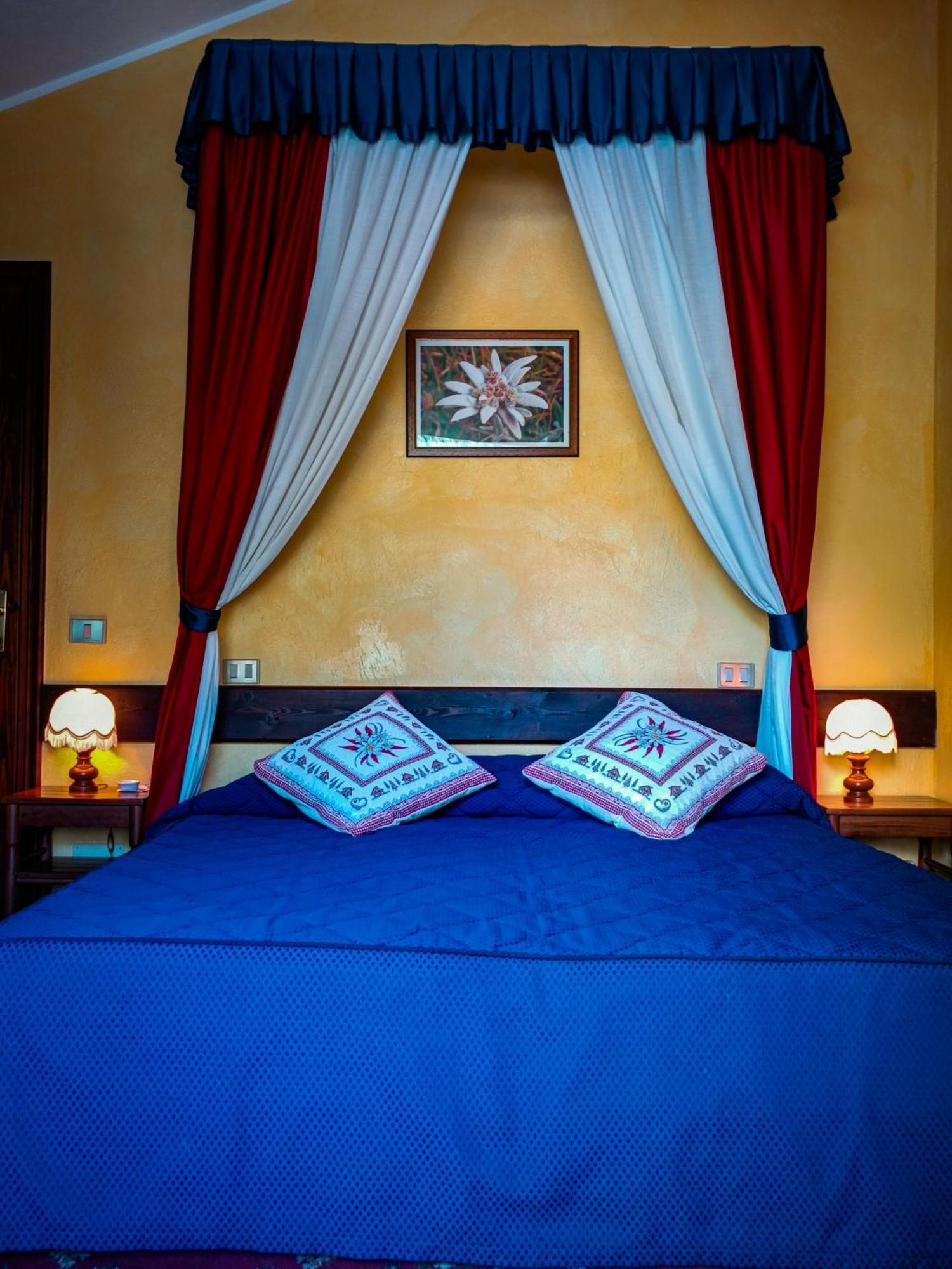 Hotel Edelweiss & Spa Cesana Torinese Ngoại thất bức ảnh